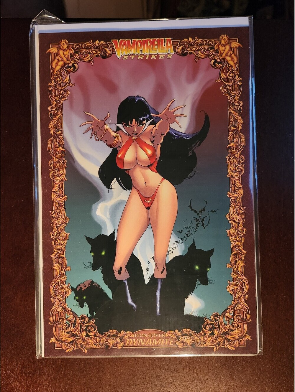 Vampirella Strikes #5R Tim Sale Virgin 1:10 Variant NM Dynamite 2023